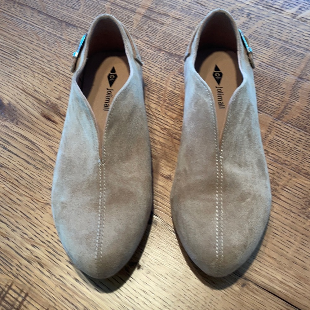 Soft suede flats